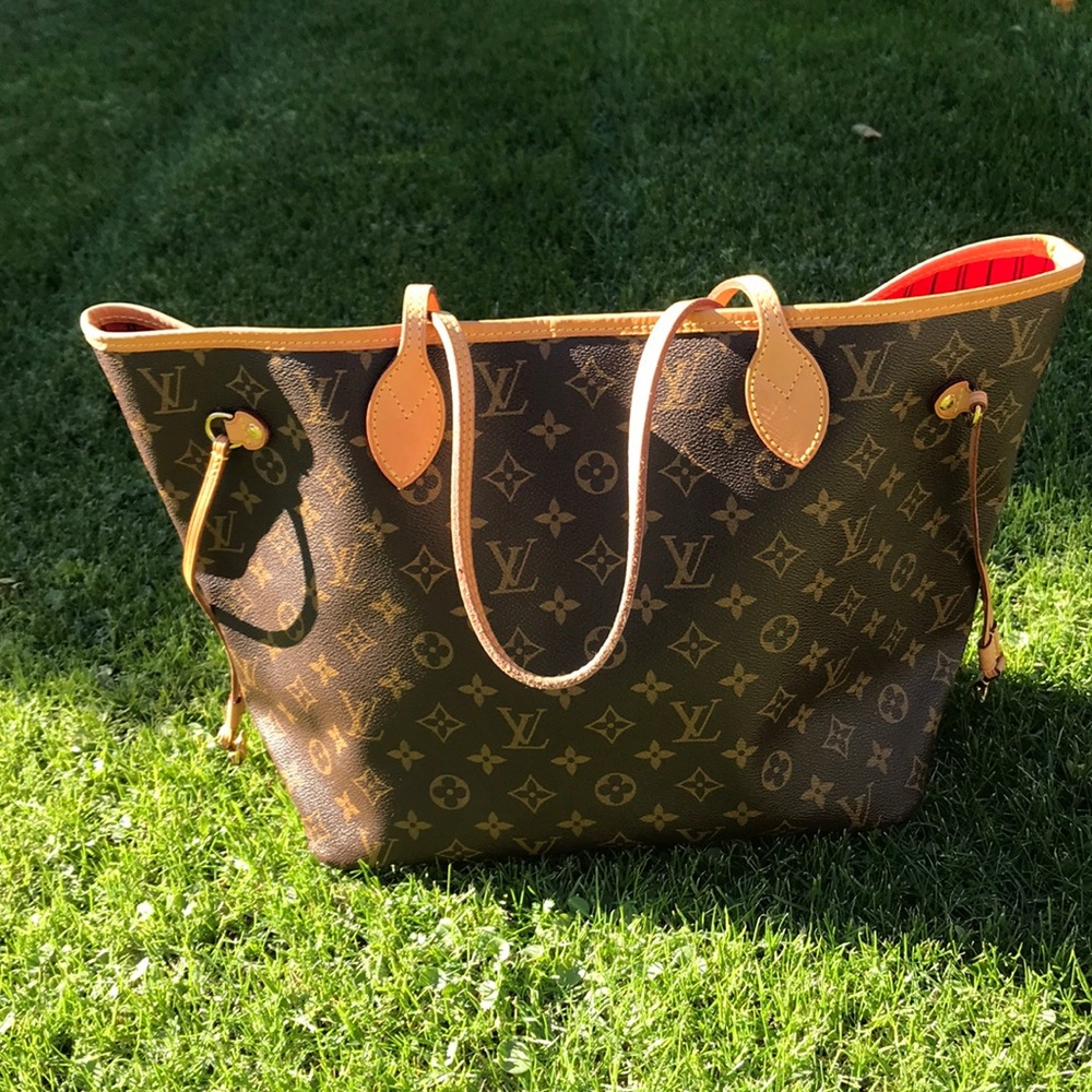 LV toe bag